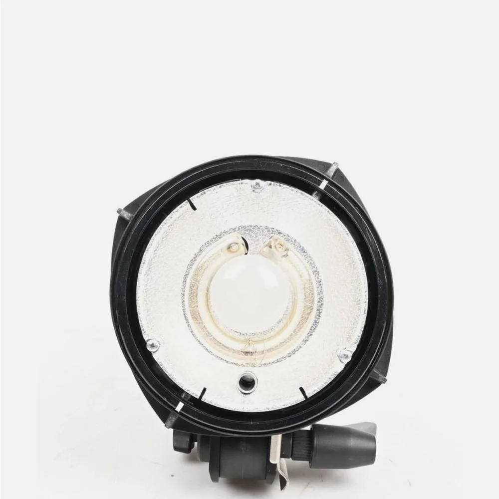 Elinchrom 400bx studio light
